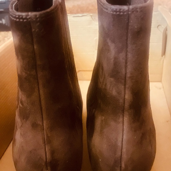 Chocolate brown suede Veronica beard Ankle Boots! - Picture 6 of 10